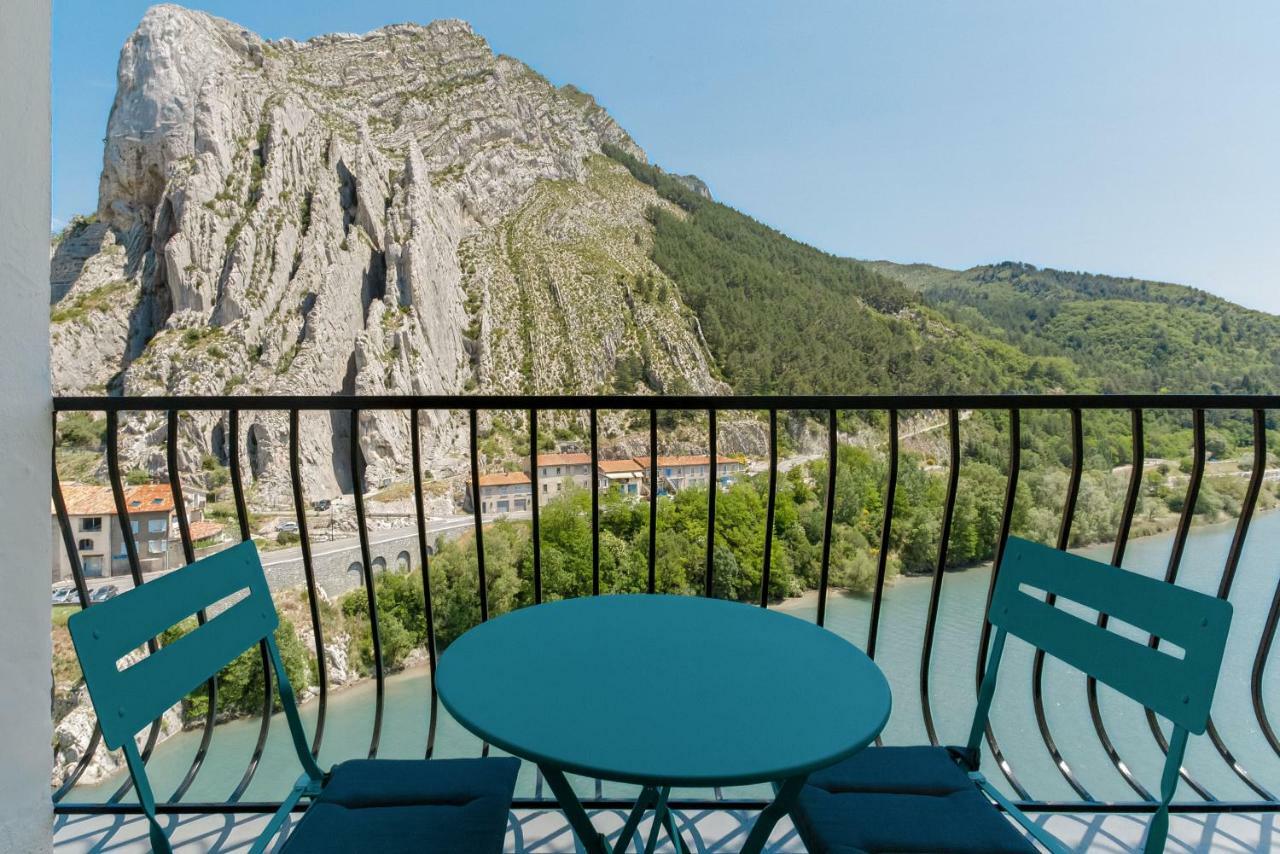 Hotel De La Citadelle Sisteron Экстерьер фото