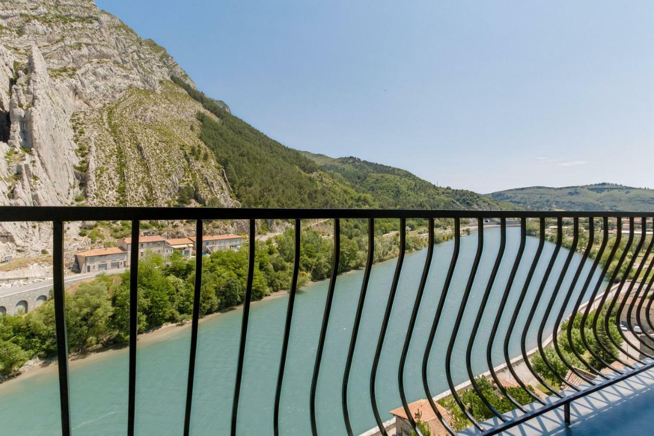 Hotel De La Citadelle Sisteron Экстерьер фото