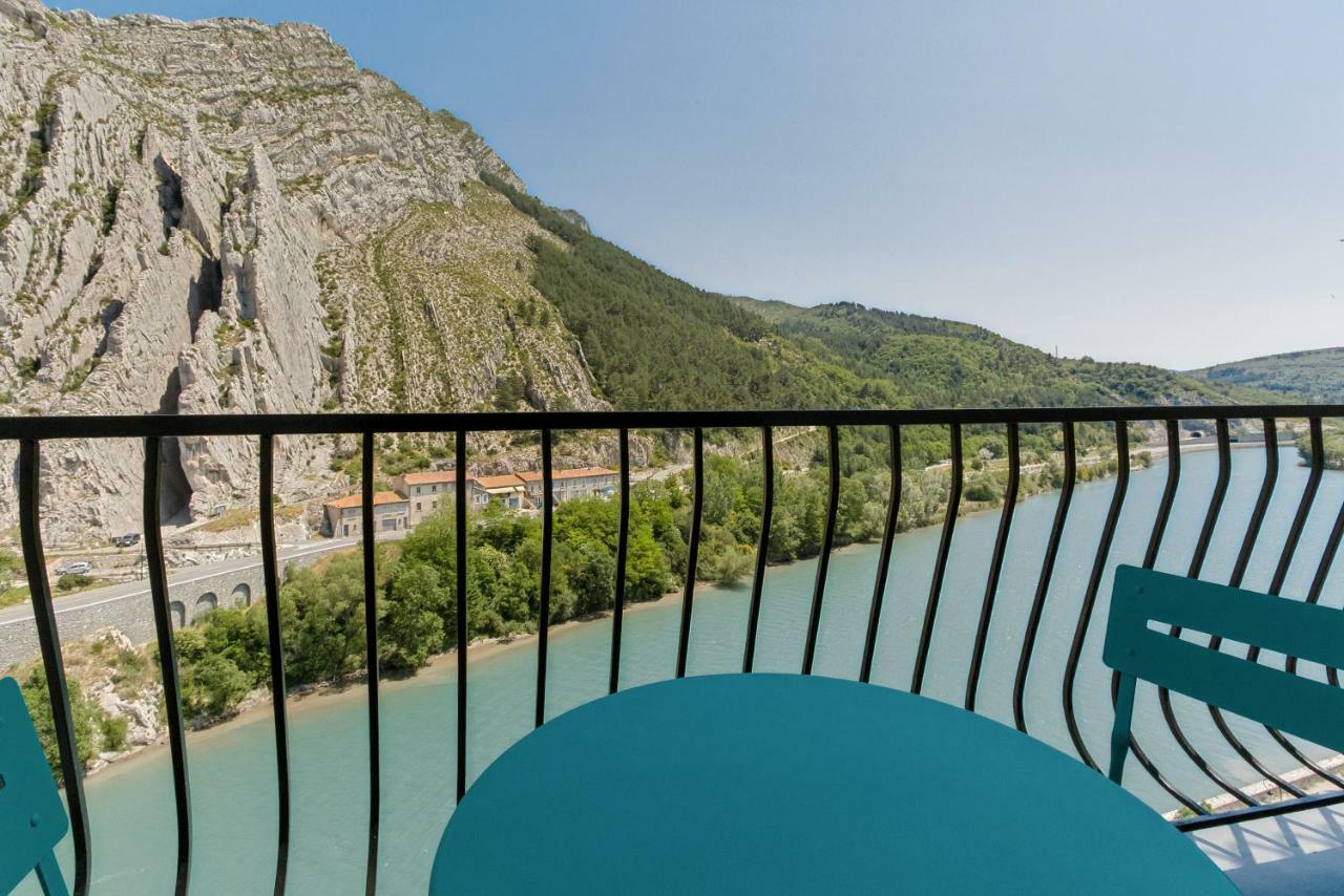 Hotel De La Citadelle Sisteron Экстерьер фото